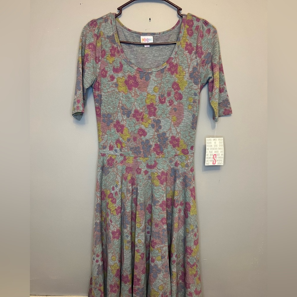 LulaRoe size small Nicole dress brand new with tag